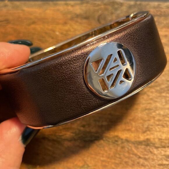 ANNE KLEIN Gold-Tone Cuff Bangle Bracelet with Leather Size 3.5” - Picture 4 of 7